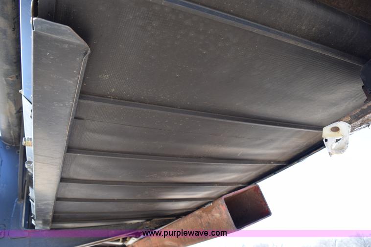 image for item BA9892 2009 MacDon D60 header