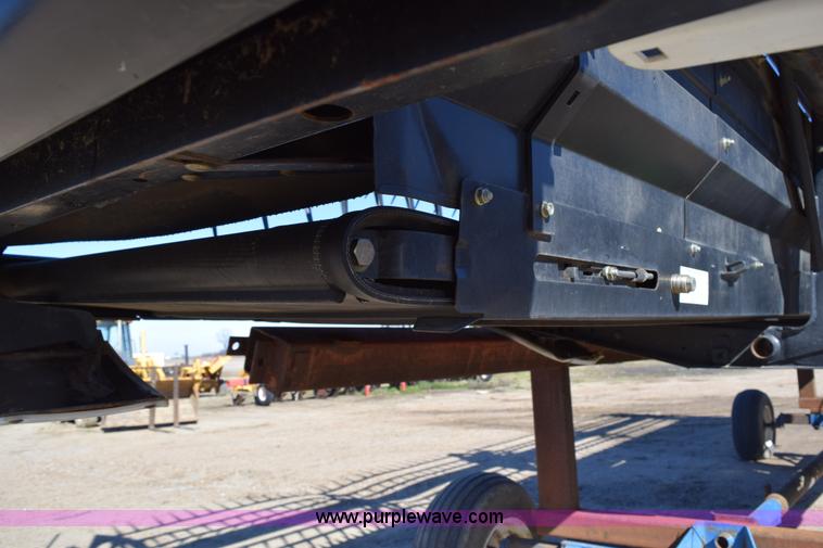 image for item BA9892 2009 MacDon D60 header