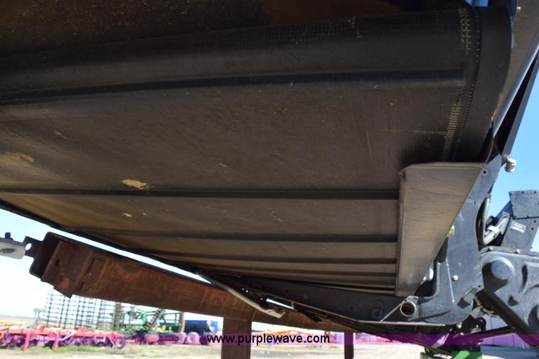 image for item BA9892 2009 MacDon D60 header