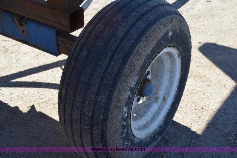 image for item BA9892 2009 MacDon D60 header