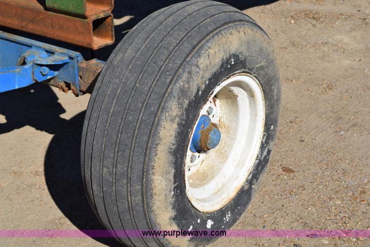 image for item BA9892 2009 MacDon D60 header