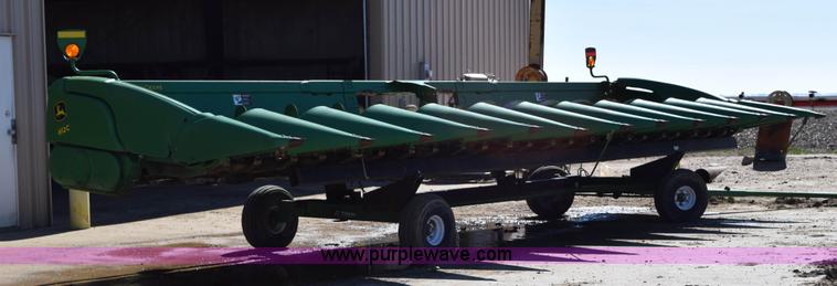 image for item BA9893 2011 John Deere 612C corn head