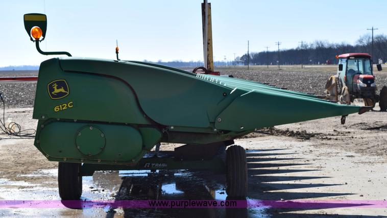 image for item BA9893 2011 John Deere 612C corn head