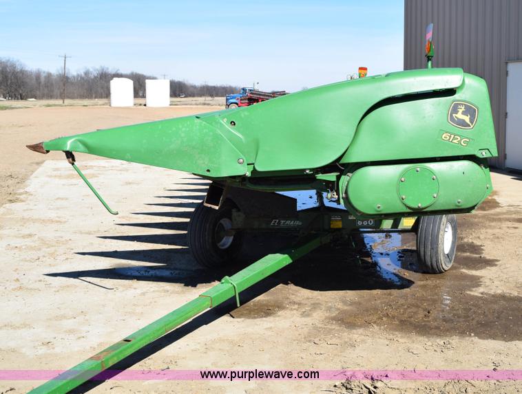 image for item BA9893 2011 John Deere 612C corn head