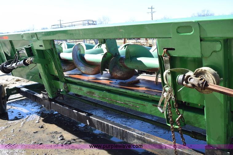 image for item BA9893 2011 John Deere 612C corn head