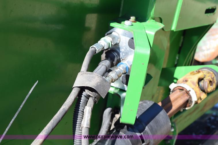 image for item BA9893 2011 John Deere 612C corn head