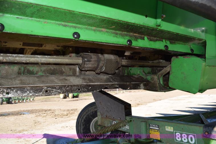 image for item BA9893 2011 John Deere 612C corn head