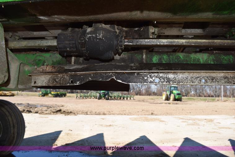 image for item BA9893 2011 John Deere 612C corn head