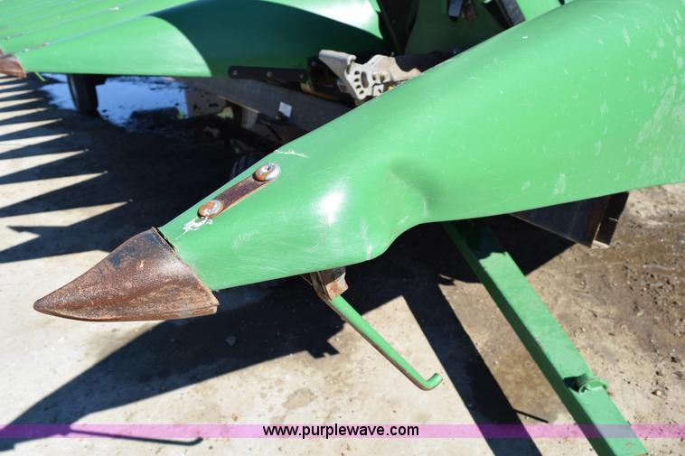 image for item BA9893 2011 John Deere 612C corn head