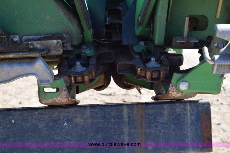 image for item BA9893 2011 John Deere 612C corn head