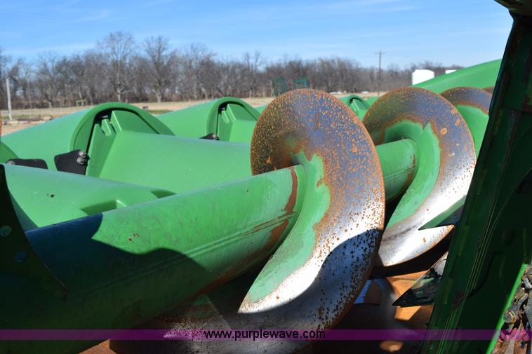 image for item BA9893 2011 John Deere 612C corn head
