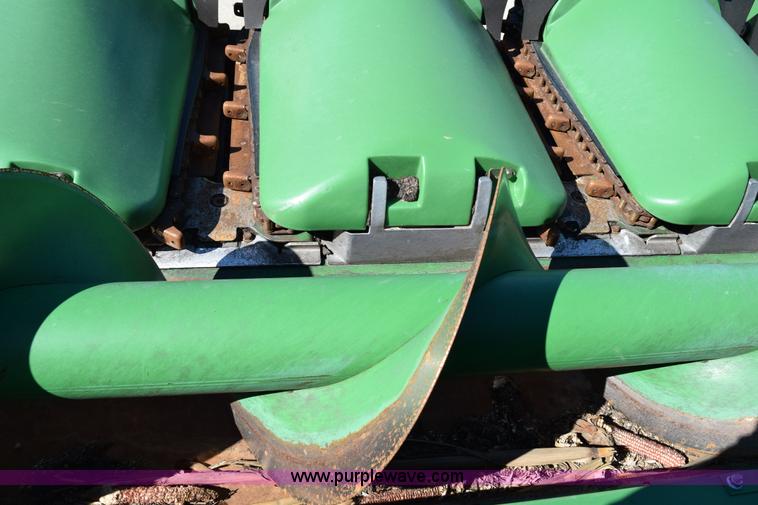 image for item BA9893 2011 John Deere 612C corn head