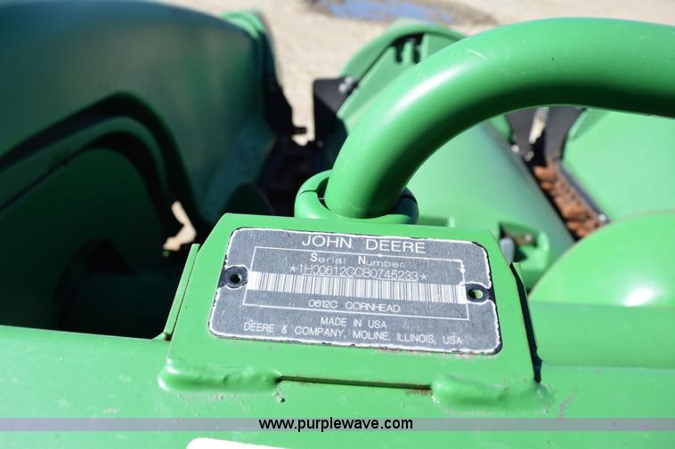 image for item BA9893 2011 John Deere 612C corn head
