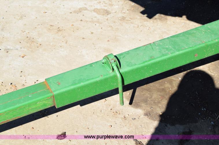 image for item BA9893 2011 John Deere 612C corn head