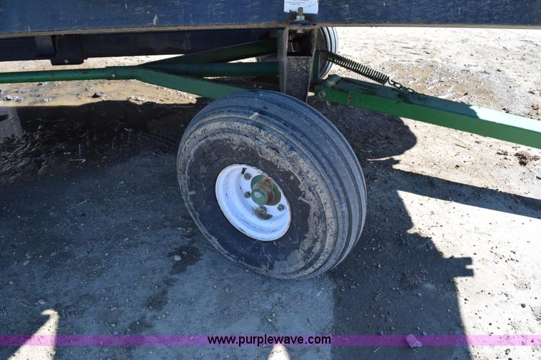 image for item BA9893 2011 John Deere 612C corn head