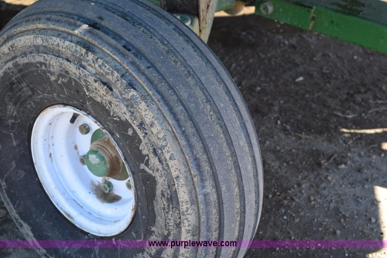 image for item BA9893 2011 John Deere 612C corn head