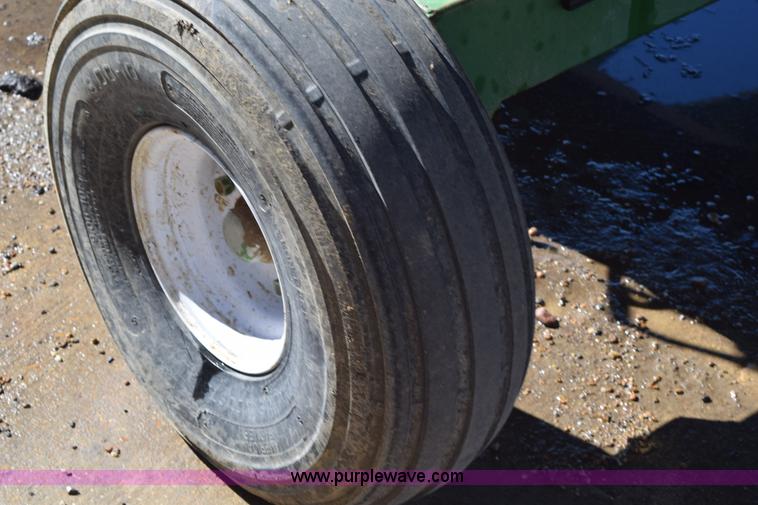 image for item BA9893 2011 John Deere 612C corn head