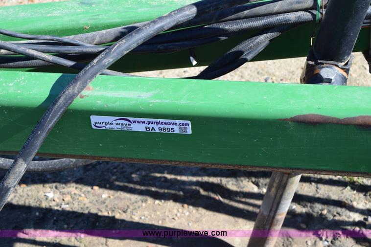 image for item BA9893 2011 John Deere 612C corn head