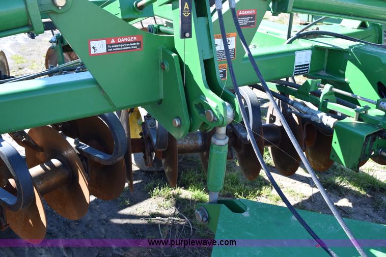 image for item BA9895 2011 John Deere 637 rock disk