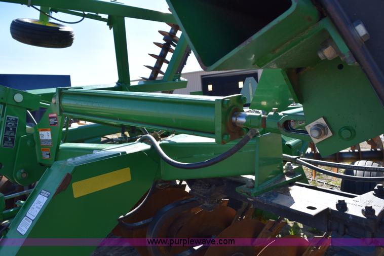 image for item BA9895 2011 John Deere 637 rock disk