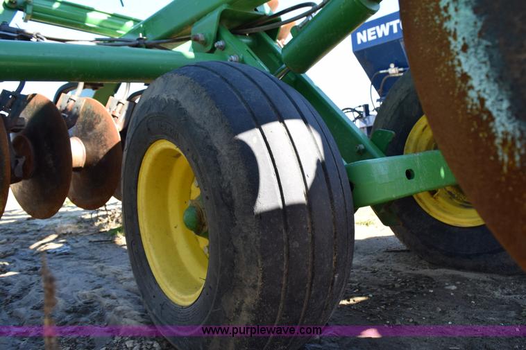 image for item BA9895 2011 John Deere 637 rock disk