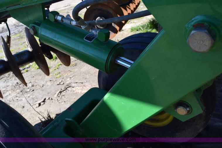 image for item BA9895 2011 John Deere 637 rock disk