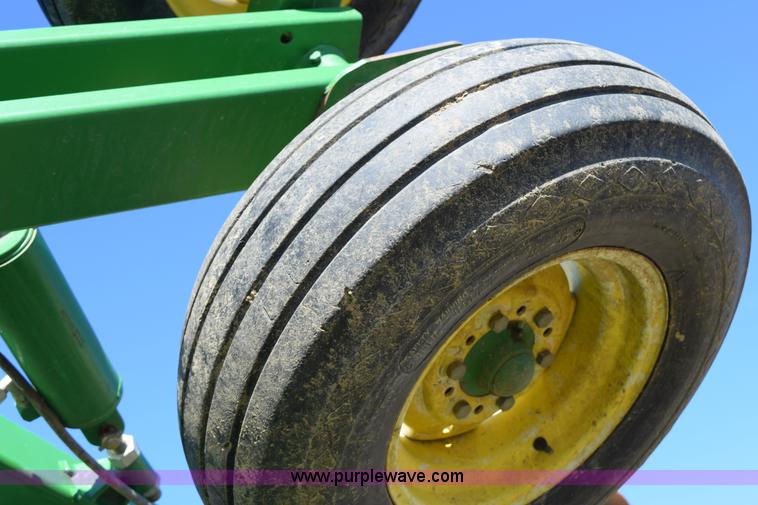 image for item BA9895 2011 John Deere 637 rock disk