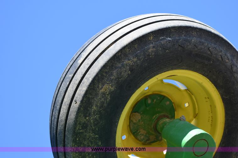 image for item BA9895 2011 John Deere 637 rock disk