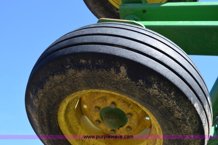 image for item BA9895 2011 John Deere 637 rock disk