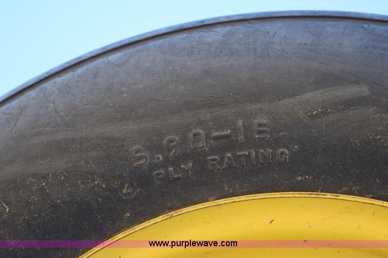 image for item BA9895 2011 John Deere 637 rock disk