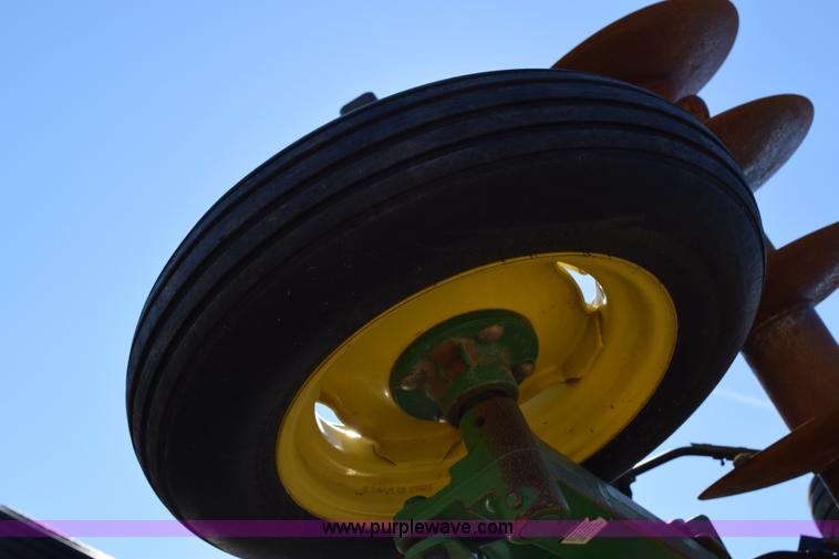 image for item BA9895 2011 John Deere 637 rock disk