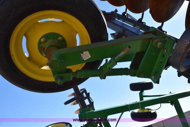 image for item BA9895 2011 John Deere 637 rock disk