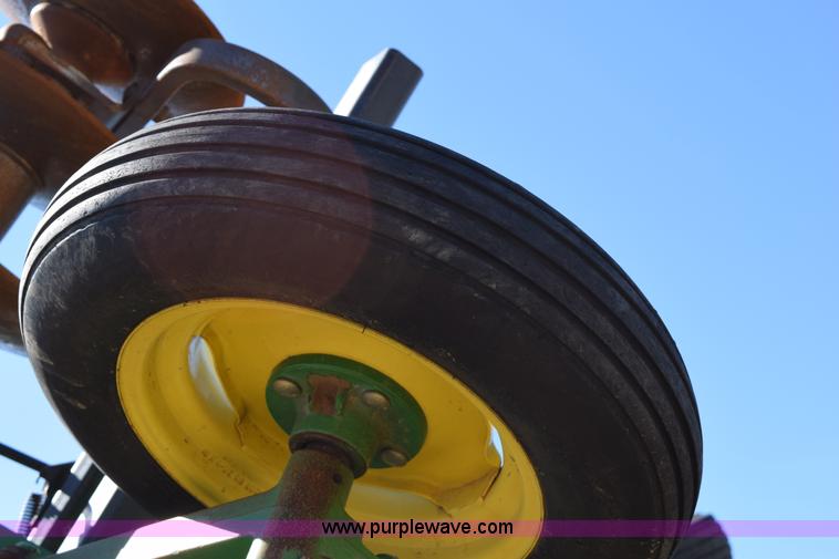 image for item BA9895 2011 John Deere 637 rock disk