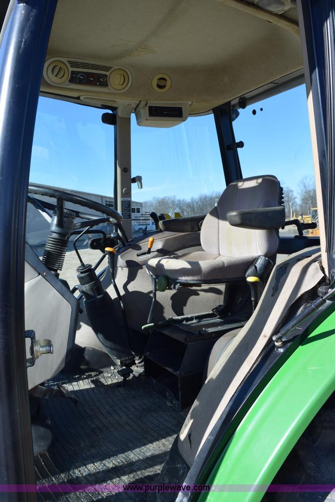 image for item BA9897 2003 John Deere 5220 tractor