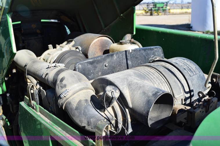 image for item BA9897 2003 John Deere 5220 tractor