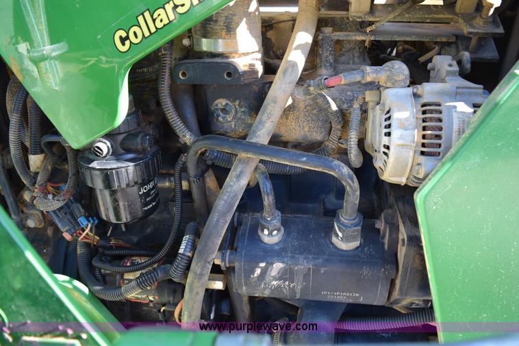 image for item BA9897 2003 John Deere 5220 tractor