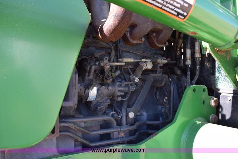 image for item BA9897 2003 John Deere 5220 tractor