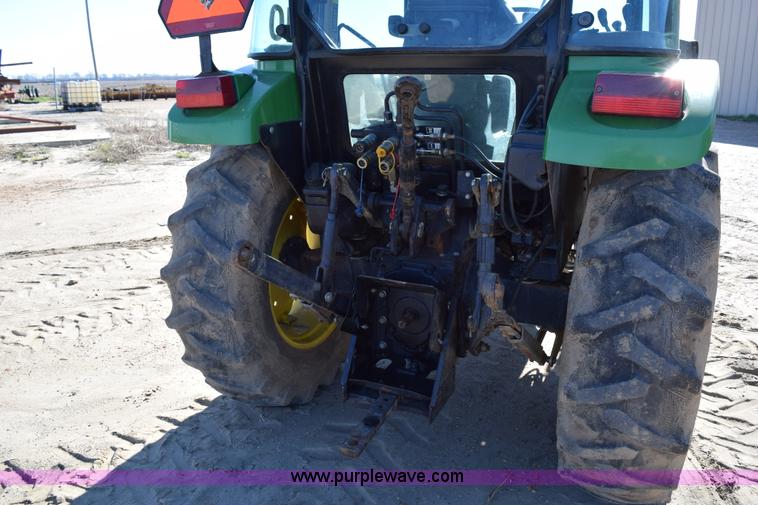image for item BA9897 2003 John Deere 5220 tractor