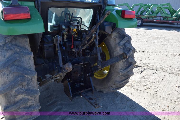 image for item BA9897 2003 John Deere 5220 tractor