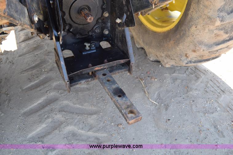 image for item BA9897 2003 John Deere 5220 tractor