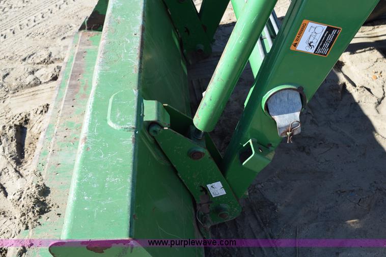 image for item BA9897 2003 John Deere 5220 tractor