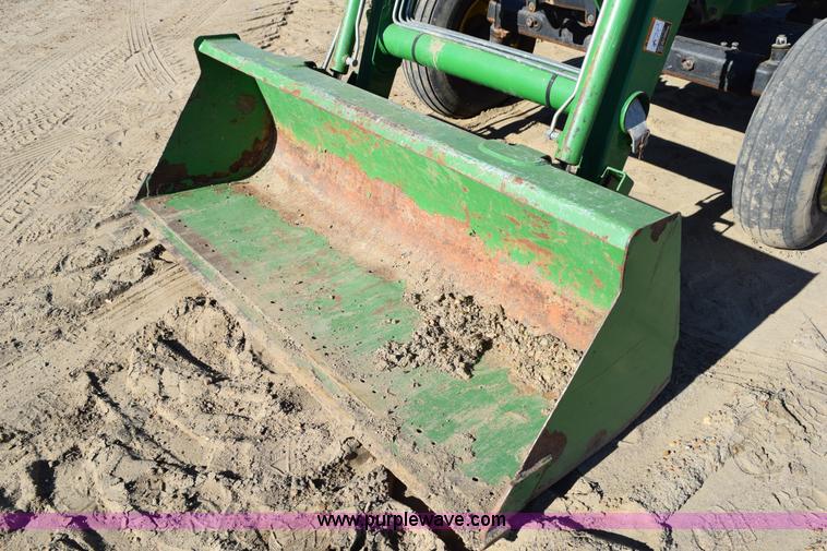 image for item BA9897 2003 John Deere 5220 tractor