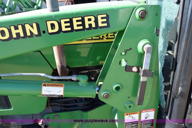 image for item BA9897 2003 John Deere 5220 tractor