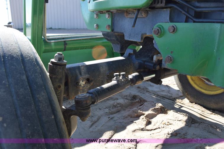 image for item BA9897 2003 John Deere 5220 tractor