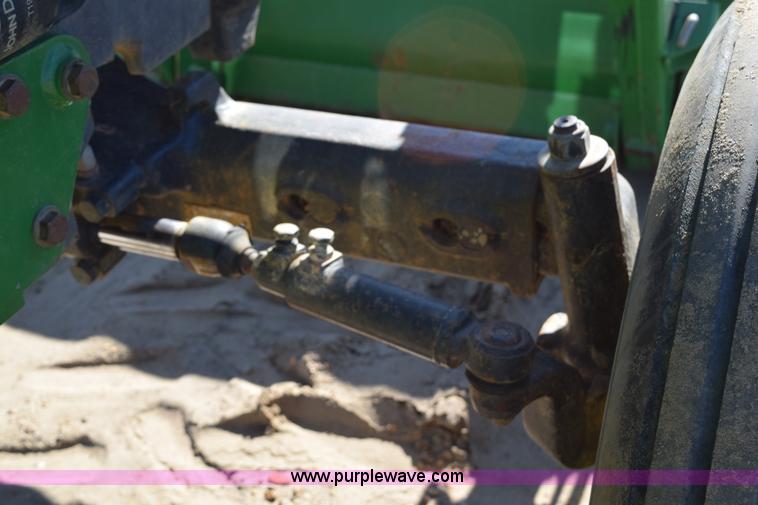 image for item BA9897 2003 John Deere 5220 tractor