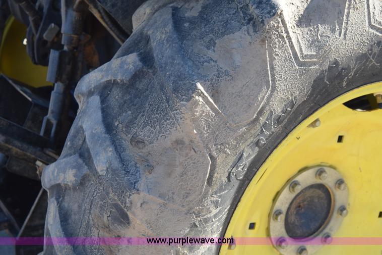 image for item BA9897 2003 John Deere 5220 tractor