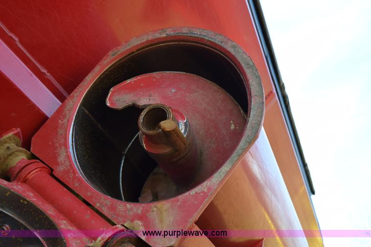 image for item BA9900 2012 Brent 782 grain cart