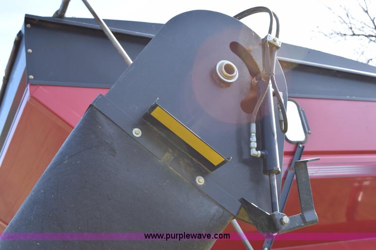 image for item BA9900 2012 Brent 782 grain cart