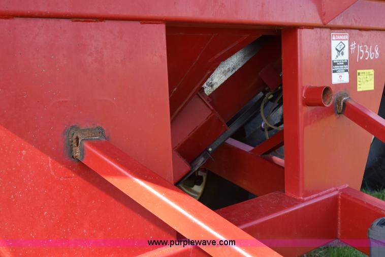 image for item BA9900 2012 Brent 782 grain cart