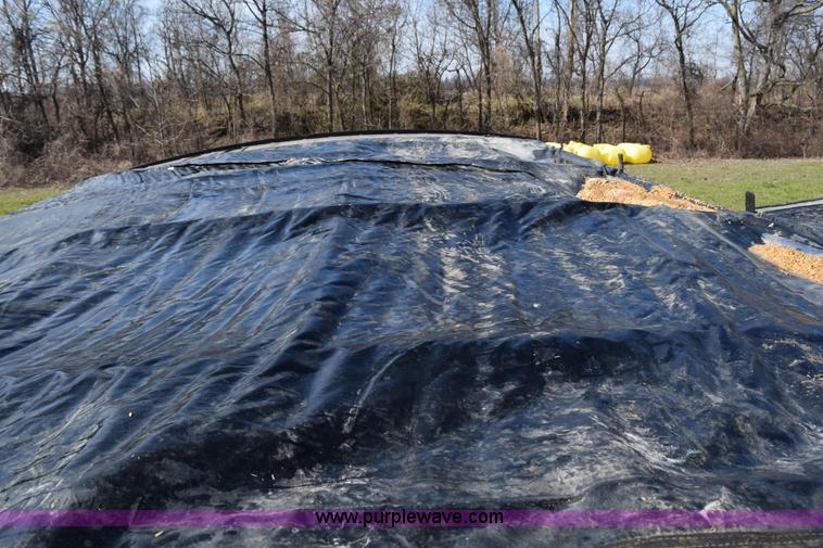 image for item BA9900 2012 Brent 782 grain cart